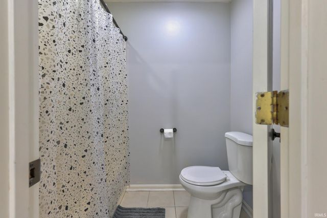 7555 Youngs Court, Newburgh, IN 47630