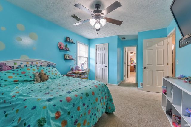 7555 Youngs Court, Newburgh, IN 47630