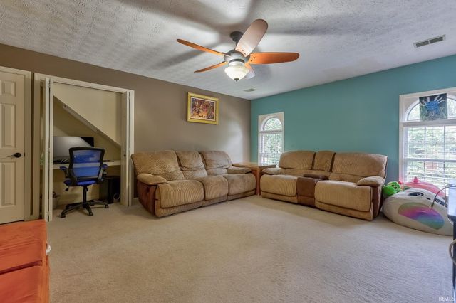 7555 Youngs Court, Newburgh, IN 47630