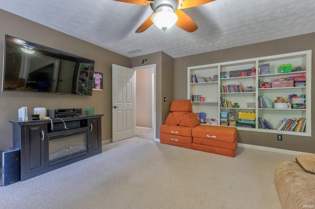 7555 Youngs Court, Newburgh, IN 47630