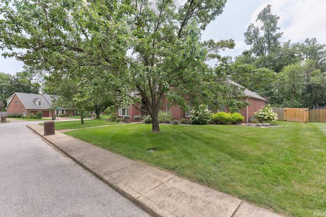 7555 Youngs Court, Newburgh, IN 47630