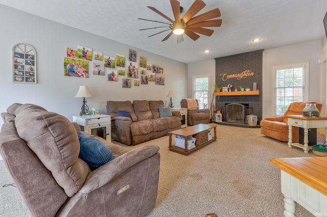 7555 Youngs Court, Newburgh, IN 47630