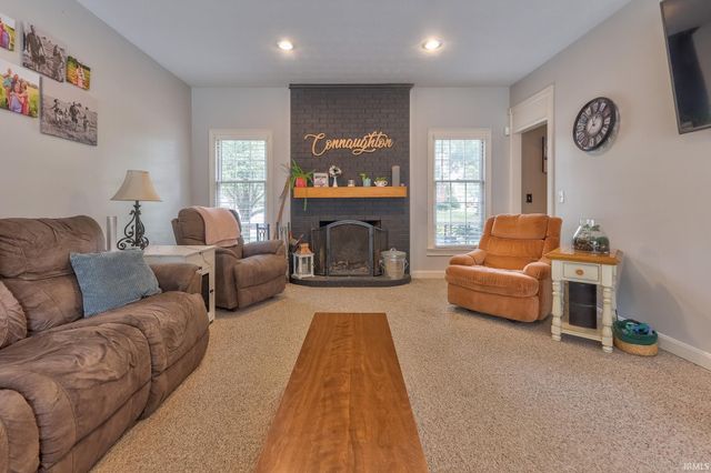 7555 Youngs Court, Newburgh, IN 47630