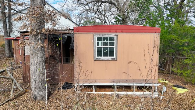 115 Eaglenest CT, Smithville, TX 78957