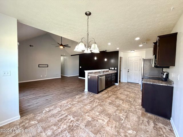145 Glen Ridge Dr, Mt Washington, KY 40047