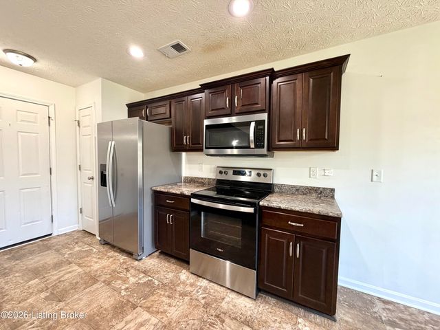 145 Glen Ridge Dr, Mt Washington, KY 40047