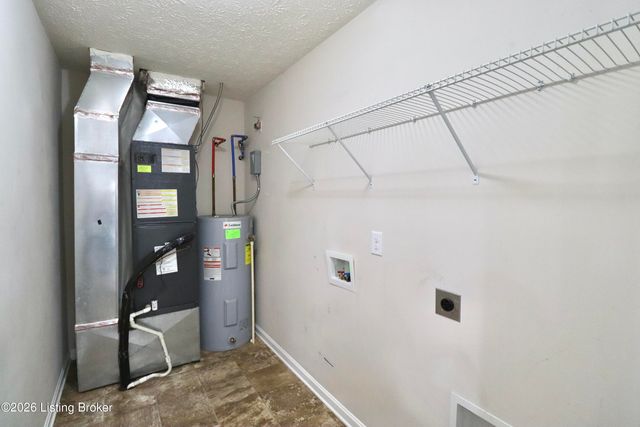 145 Glen Ridge Dr, Mt Washington, KY 40047