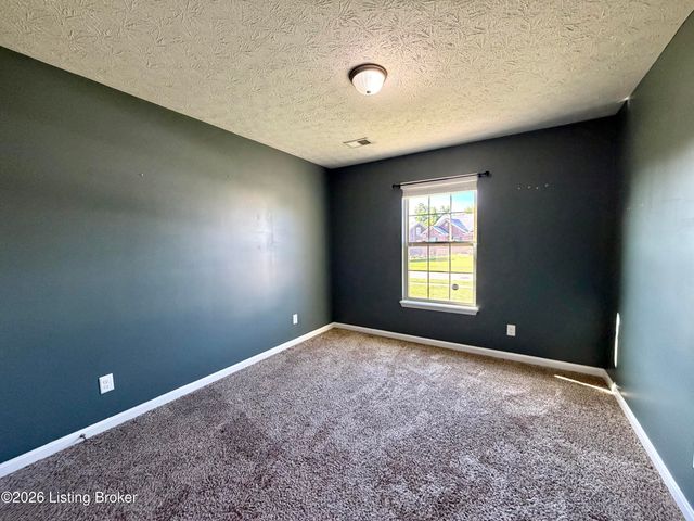 145 Glen Ridge Dr, Mt Washington, KY 40047