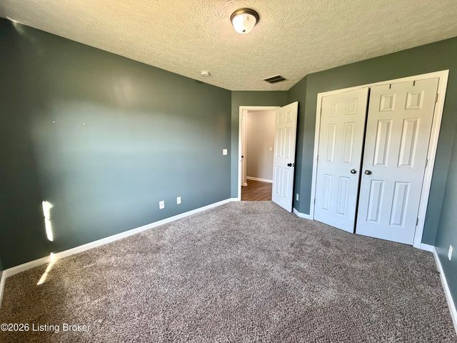 145 Glen Ridge Dr, Mt Washington, KY 40047