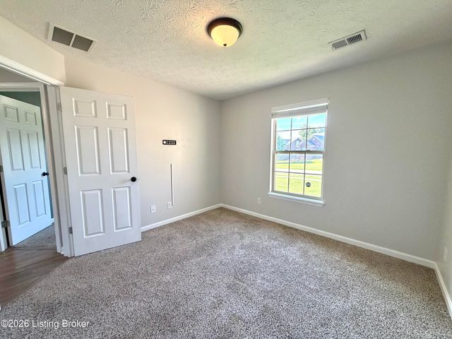 145 Glen Ridge Dr, Mt Washington, KY 40047