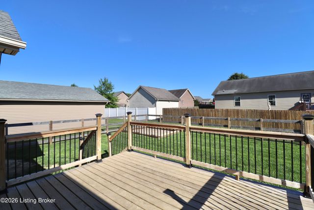 145 Glen Ridge Dr, Mt Washington, KY 40047
