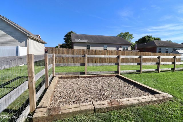 145 Glen Ridge Dr, Mt Washington, KY 40047