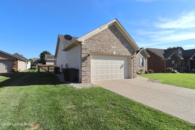 145 Glen Ridge Dr, Mt Washington, KY 40047