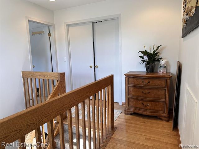 5505 Walnut Circle, West Bloomfield, MI 48322