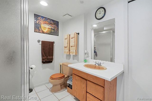 5505 Walnut Circle, West Bloomfield, MI 48322