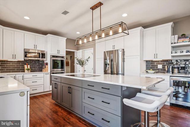 3325 GLEBE DR, Edgewater, MD 21037