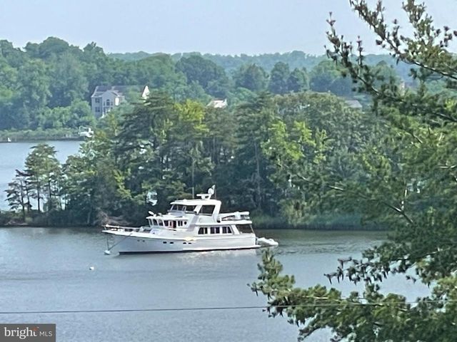 3325 GLEBE DR, Edgewater, MD 21037