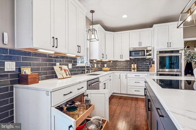 3325 GLEBE DR, Edgewater, MD 21037