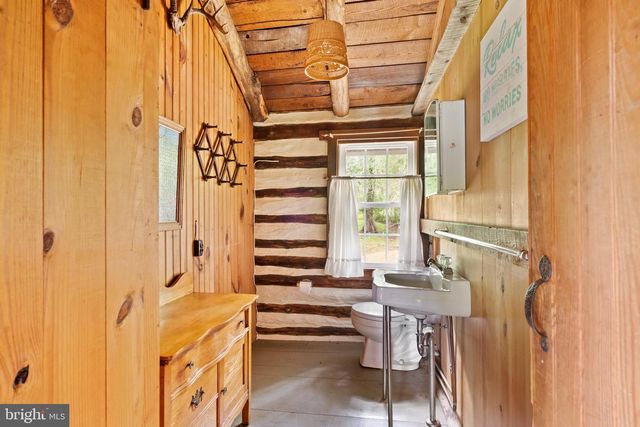 1 OLD SHIPPENSBURG RD, Gardners, PA 17324