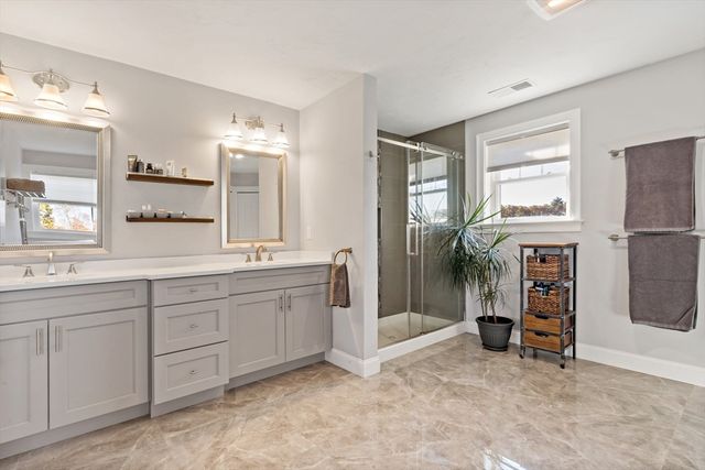 1026 Tremont St, Dighton, MA 02764