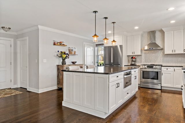 1026 Tremont St, Dighton, MA 02764