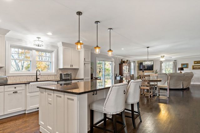 1026 Tremont St, Dighton, MA 02764