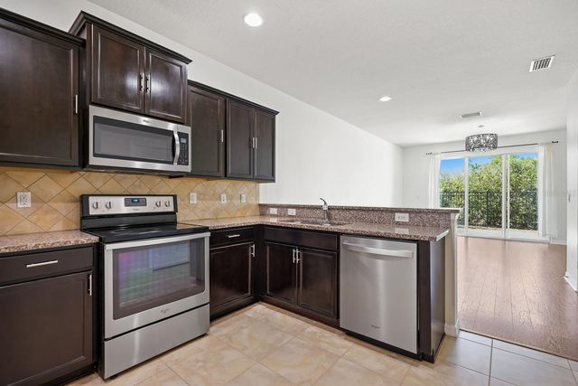 9211 HILLCROFT DRIVE, Riverview, FL 33578