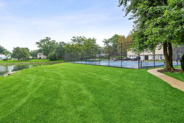 1105 Mount Vernon Court A, Wheaton, IL 60189