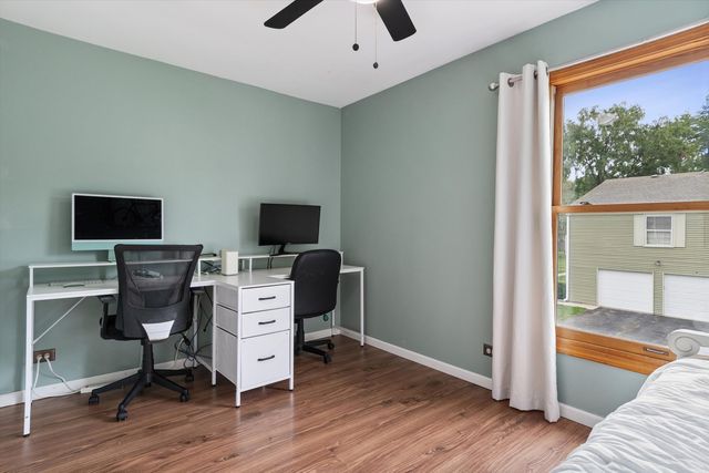1105 Mount Vernon Court A, Wheaton, IL 60189