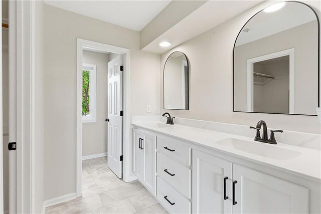 12011 E 86 Street, Kansas City, MO 64138