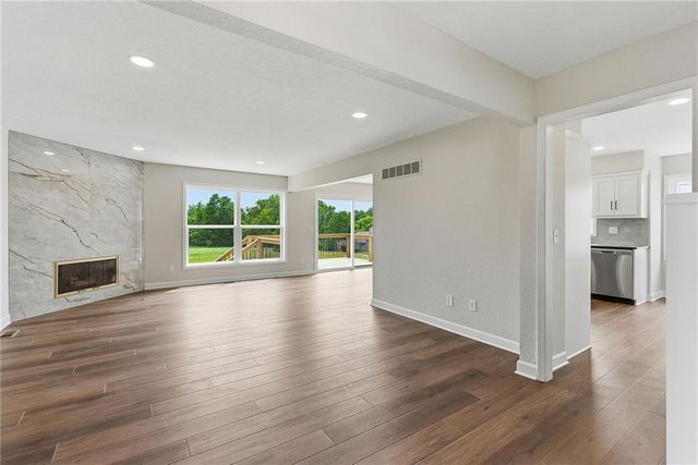 12011 E 86 Street, Kansas City, MO 64138