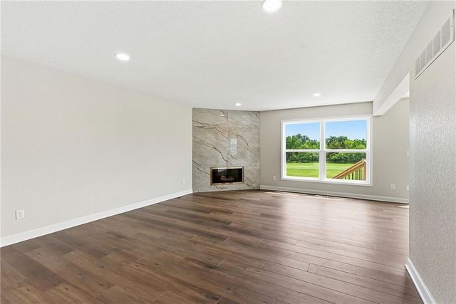 12011 E 86 Street, Kansas City, MO 64138