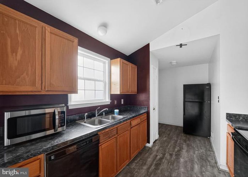 Image 10 of property listing at 202 MORNING FROST ST, Taneytown, MD 21787