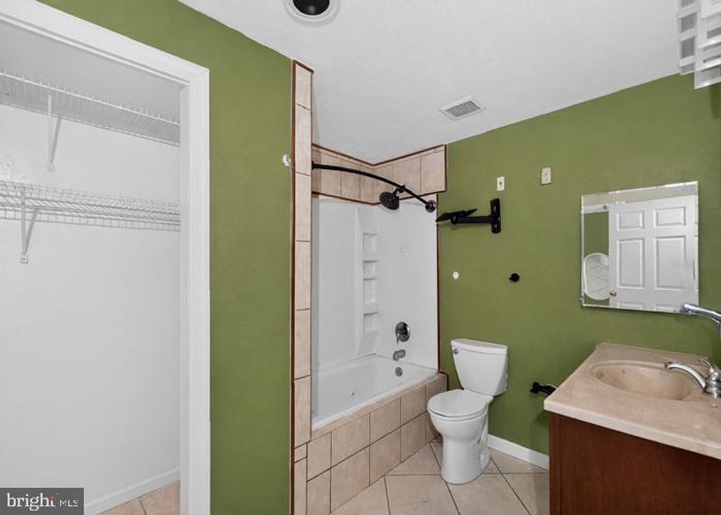 Image 19 of property listing at 202 MORNING FROST ST, Taneytown, MD 21787