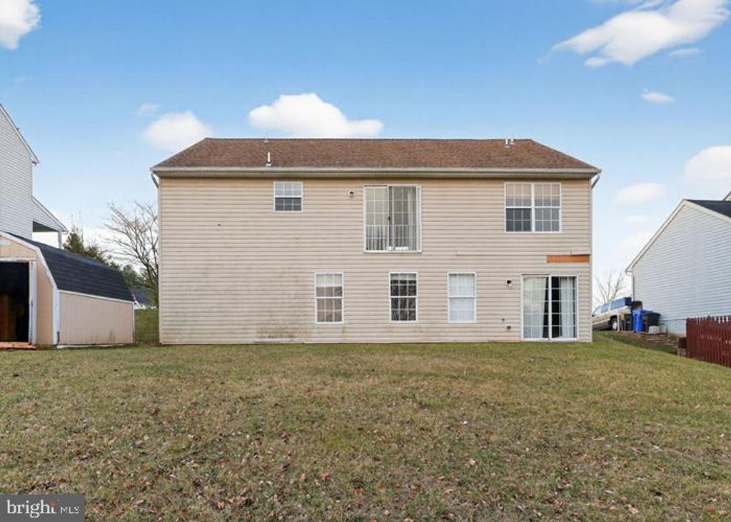Image 3 of property listing at 202 MORNING FROST ST, Taneytown, MD 21787