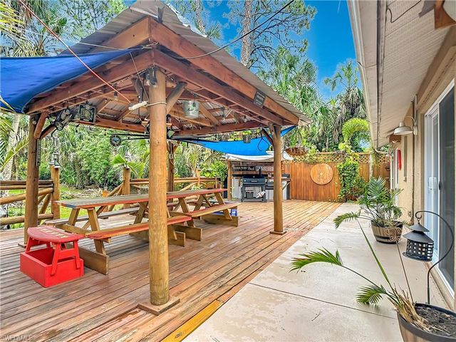 361 39th AVE NE, Naples, FL 34120