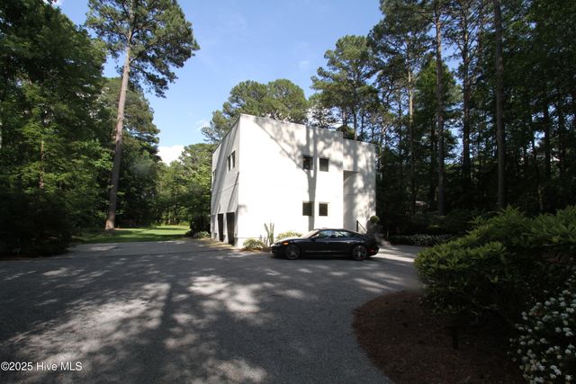 1458 Forest Acre Drive, Greenville, NC 27834