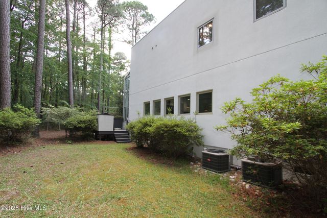 1458 Forest Acre Drive, Greenville, NC 27834