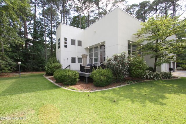 1458 Forest Acre Drive, Greenville, NC 27834