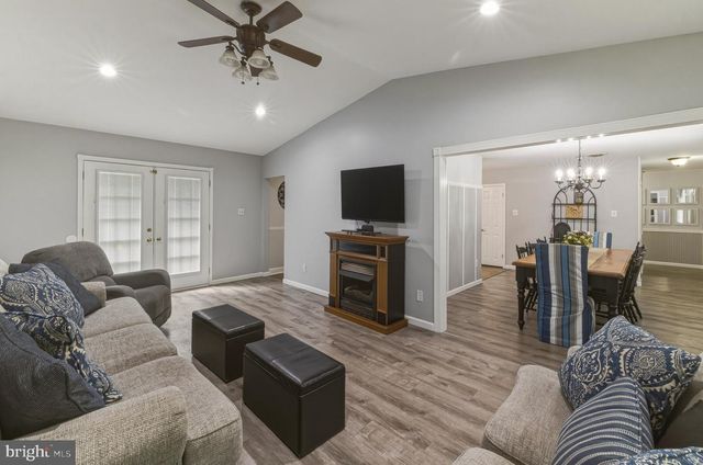 8 MAURIELLO CT, Franklinville, NJ 08322