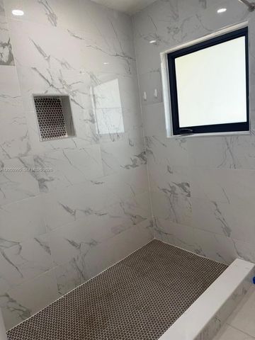 765 W 70th Pl 1, Hialeah, FL 33014