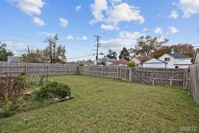4950 Quincy Street, St Louis, MO 63109