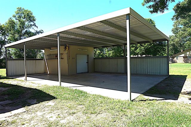 20222 Redbud Drive, New Caney, TX 77357