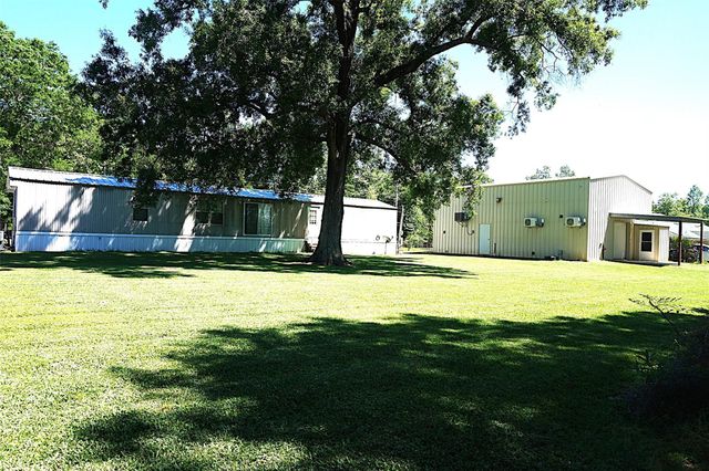 20222 Redbud Drive, New Caney, TX 77357