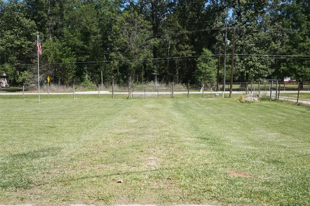 20222 Redbud Drive, New Caney, TX 77357