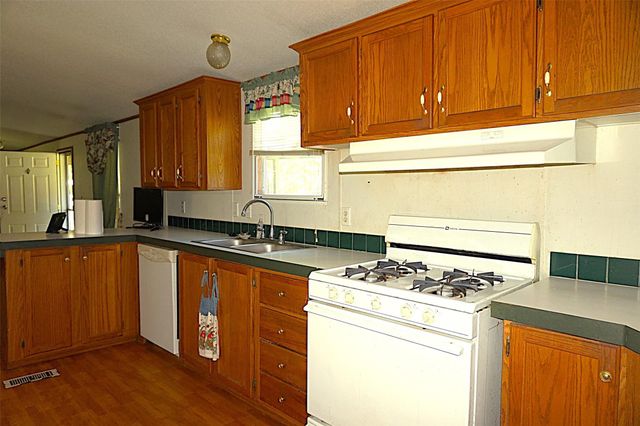 20222 Redbud Drive, New Caney, TX 77357