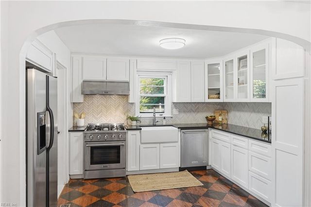 104 W Arden CIR, Norfolk, VA 23505