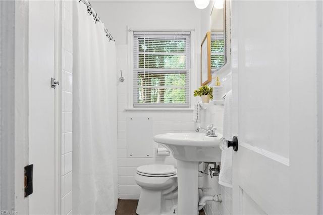 104 W Arden CIR, Norfolk, VA 23505