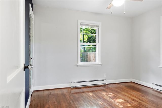 104 W Arden CIR, Norfolk, VA 23505