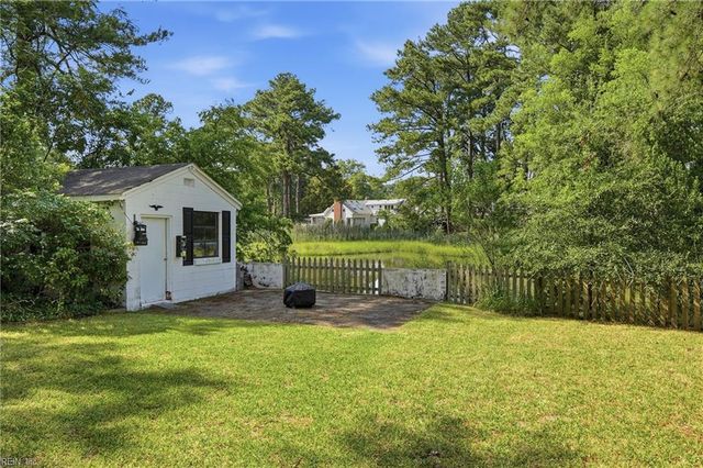 104 W Arden CIR, Norfolk, VA 23505